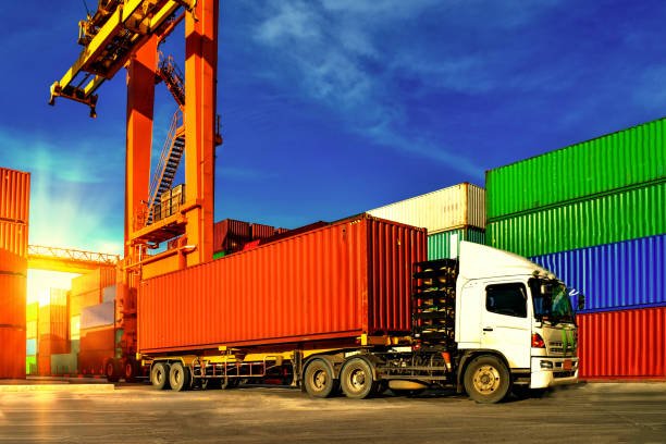 Truck and containers for express delivery