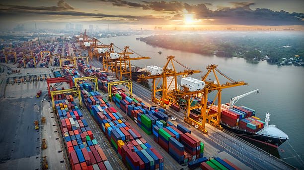 Container port yard for freight movement